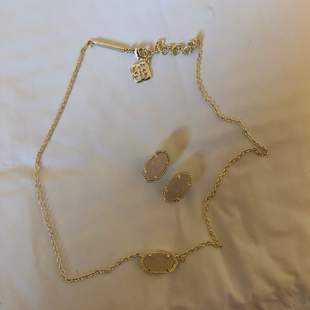 Kendra Scott necklace and earring set